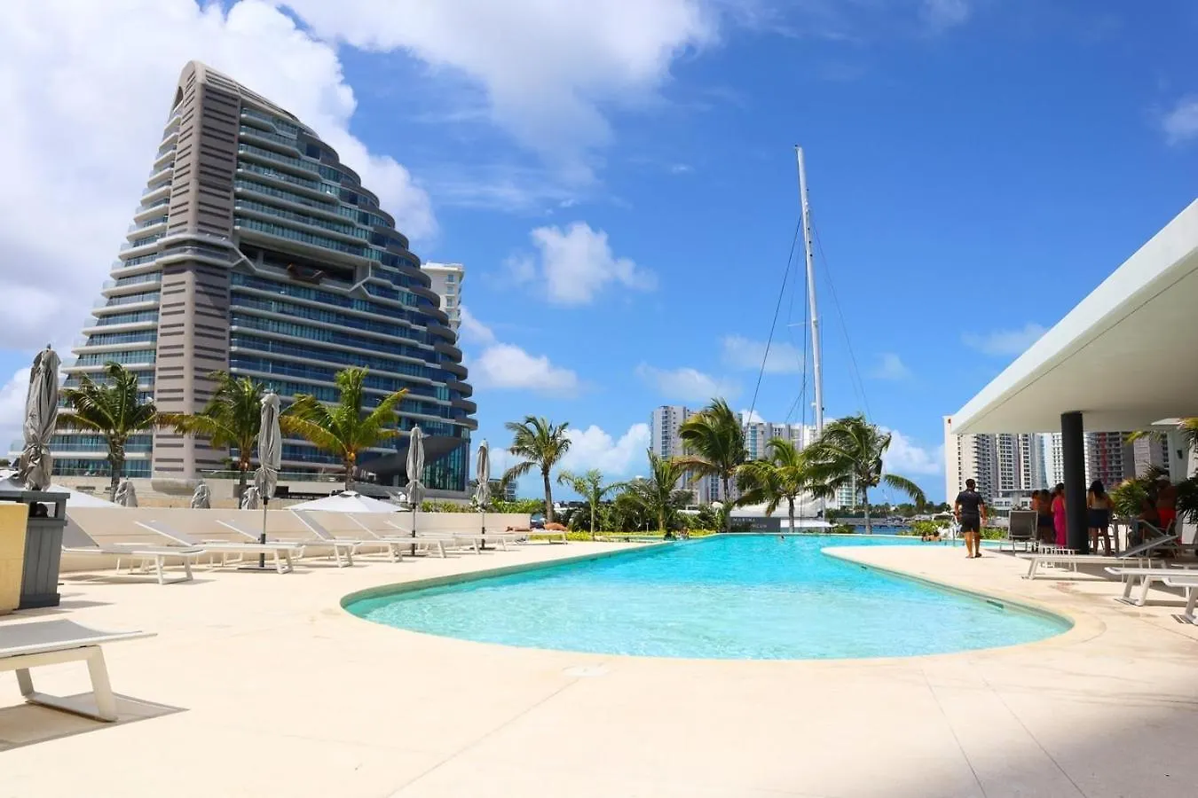 Apartment Modern Apt With Balcony & Pool, Marina Puerto Cancun
