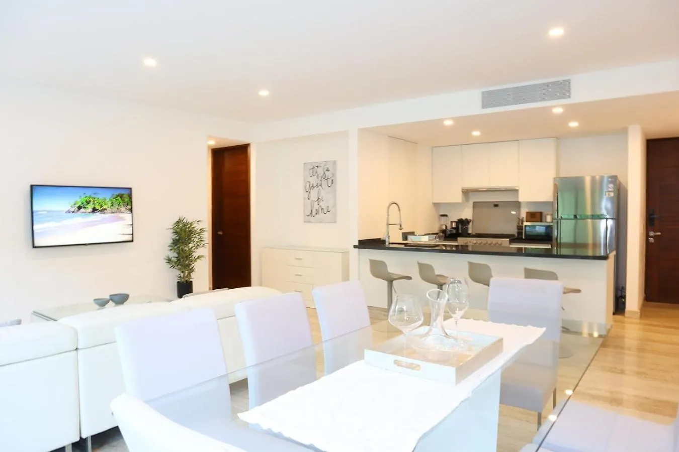 Apartment Modern Apt With Balcony & Pool, Marina Puerto Cancun